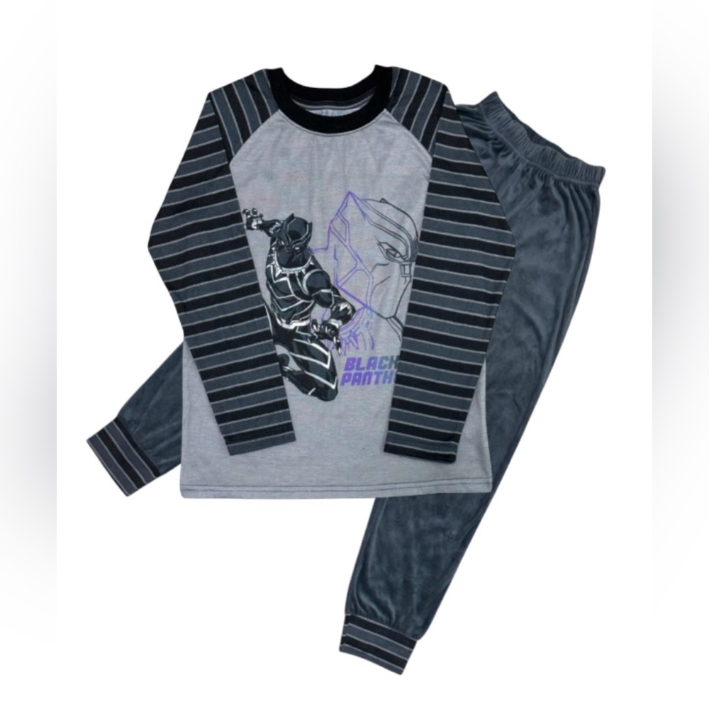 Avengers Gray Boy's Pajama Size 8 Have Defects Due to Use “See Images” Pre-Owned